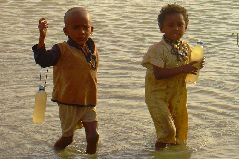 Rahad Shanubla kids at Lake