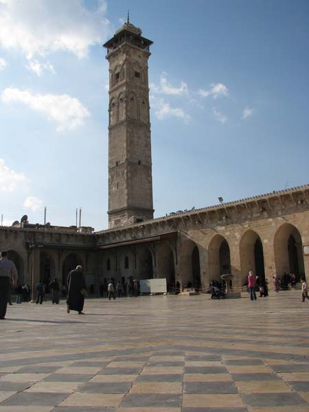 021_Aleppo_Great_Mosque_by_Peter_Bennett_IMG_3079