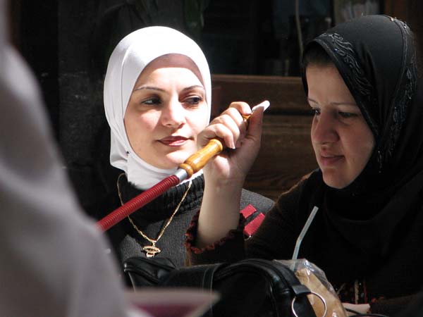 096_Damascus_Cafe_Jabri_women_by_Peter_Bennett_IMG_3681a